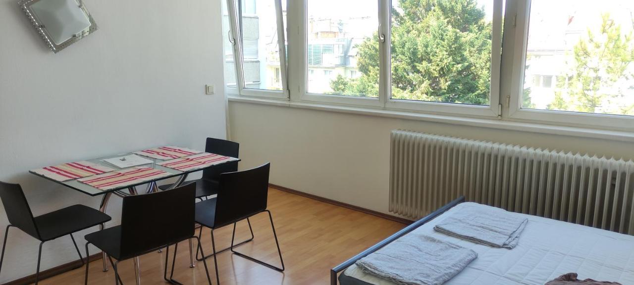 Affordable Studio Near City Center Вена Экстерьер фото